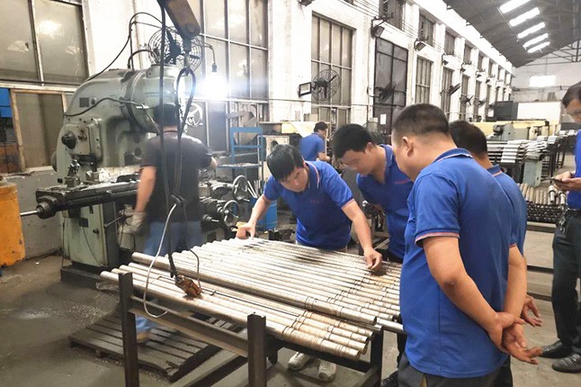 鄭州市神龍泵業(yè)有限公司每周對各個工序進行質量監(jiān)督檢驗的現(xiàn)場。
